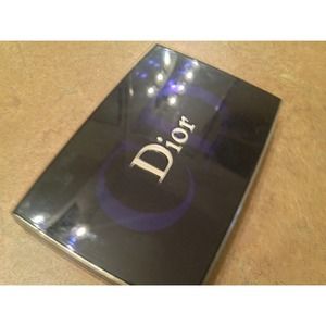 DiorSkin Forever compact.