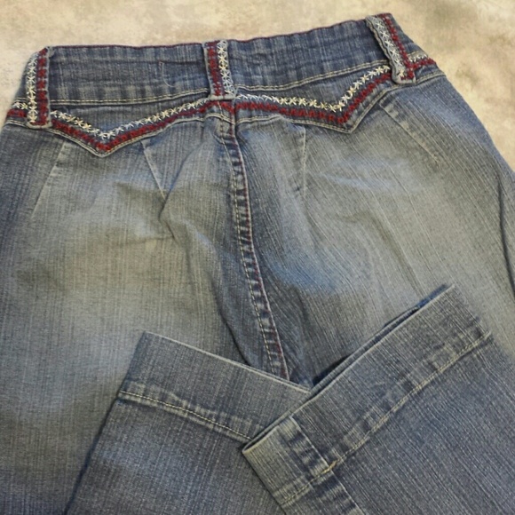 Jeans !! - Picture 3 of 4