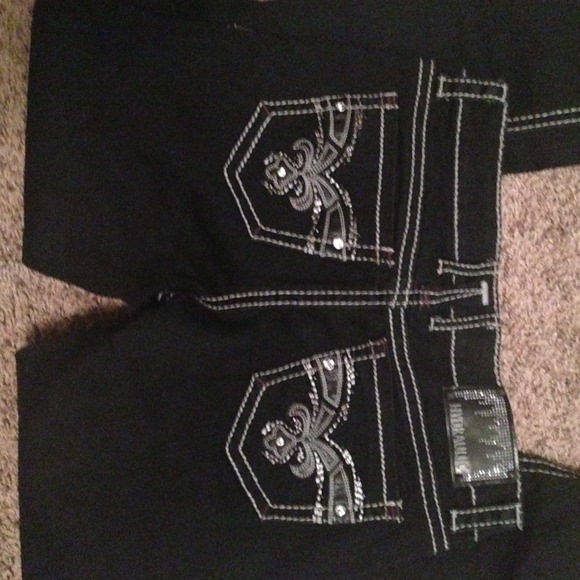 Size 9 black hydraulic skinny pant