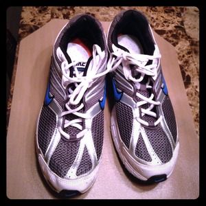 Nike srs 1000 tennis shoes