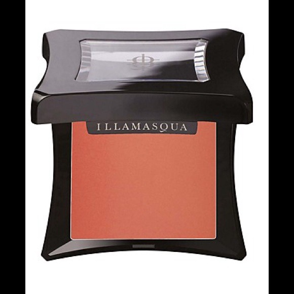Illamasqua Velvet Blusher: Sleek