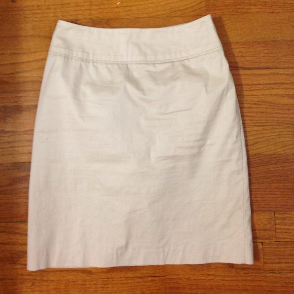 H&M khaki pencil skirt