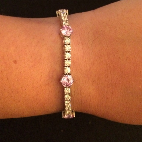 Tennis bracelet