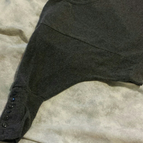 Cropped Top - Picture 3 of 4