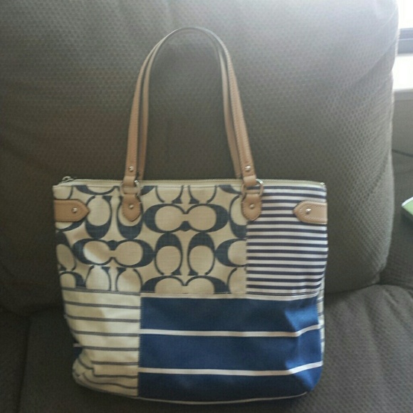 Coach purse - Picture 2 of 4