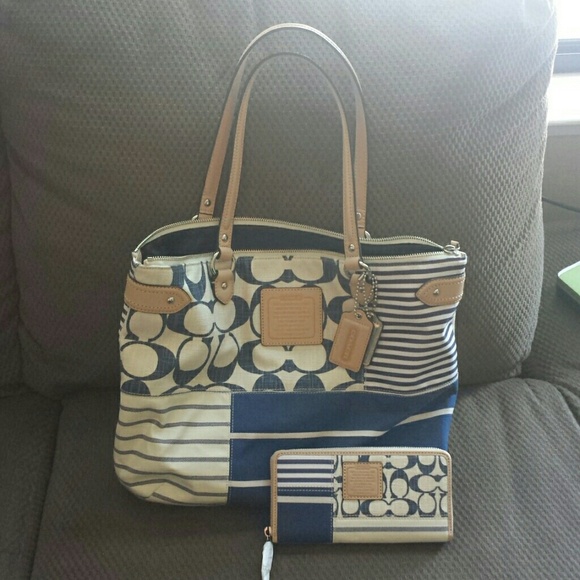 Coach purse - Picture 4 of 4