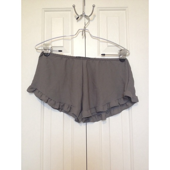 Brandy Melville Vodi Shorts
