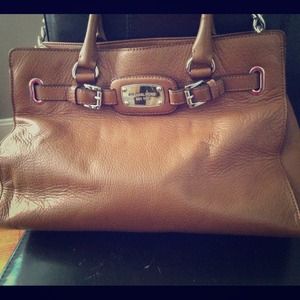 **ON HOLD FOR DEAMRLYN** Michael Kors Handbag!