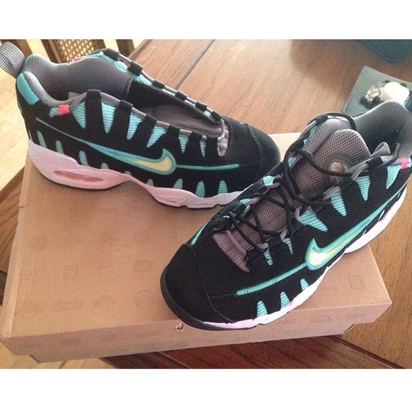 Nike nomos