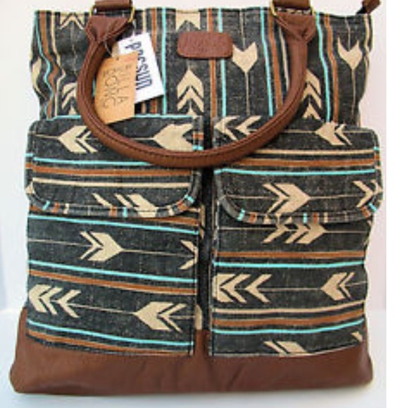 Billabong Handbags - Billabong canvas and faux leather tote