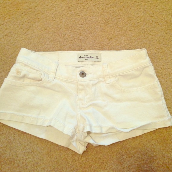 Abercrombie white shorts!