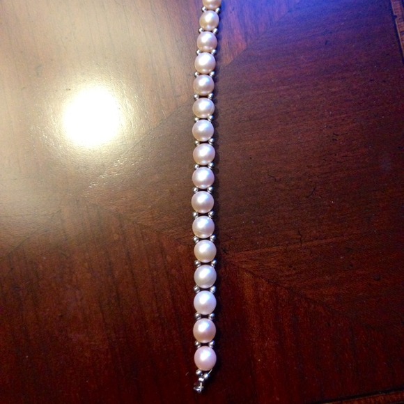 Jewelry - Pink freshwater pearl bracelet