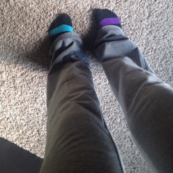 🚫SOLD🚫 Gray Hollister Sweat Pants - Picture 3 of 4