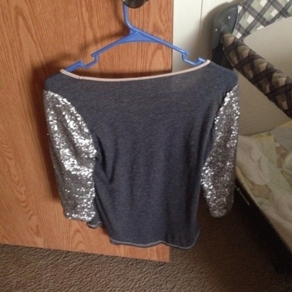 ❌SOLD❌Sequin sleeved buckle shirt - Picture 3 of 4