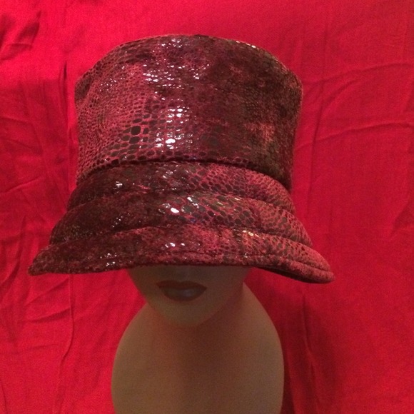 Hat. - Picture 2 of 4