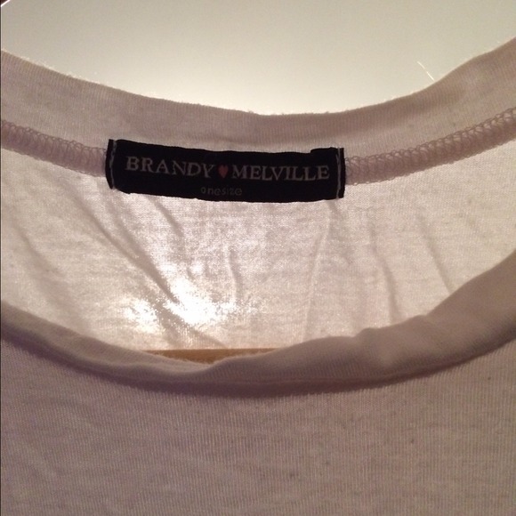 BRANDY MELVILLE TEE - Picture 3 of 3