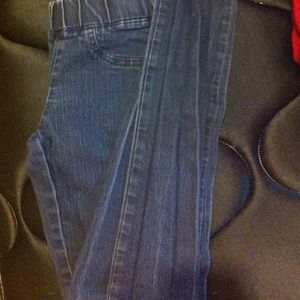 Skinny jeans .