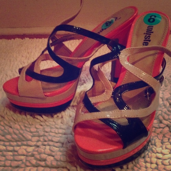 Cute colorful summer heels size 8 only worn once!