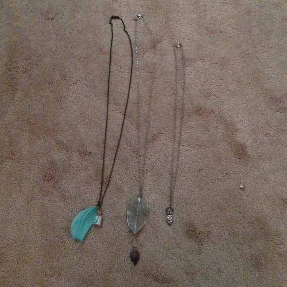 Lot of 3 forever 21 necklaces