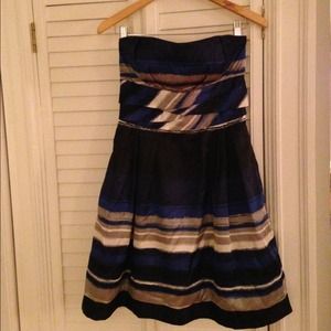 ✂️PRICE CUT! Strapless cocktail dress.