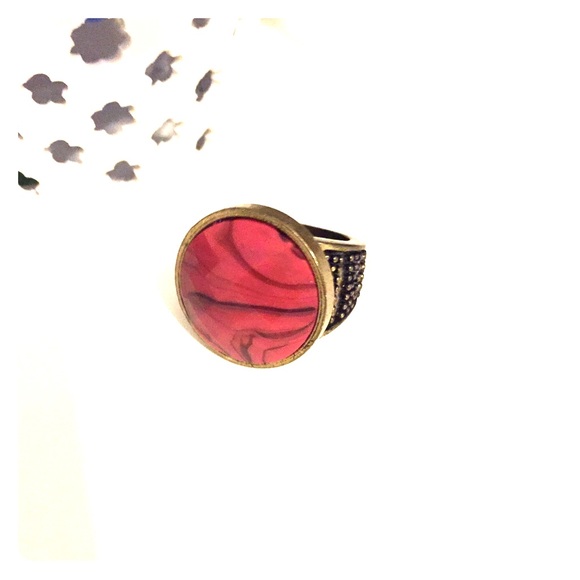 Loa Sophia red stone fashion ring!