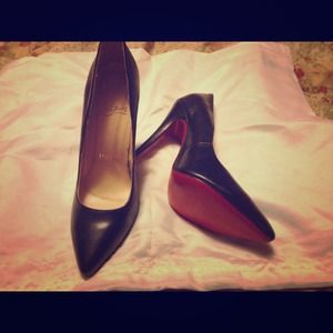 Size 6 CL classic heels
