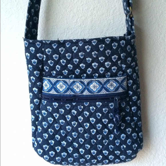 ❌SOLD❌VeryBradley Nantucket Navy Hipster Crossbody - Picture 2 of 4