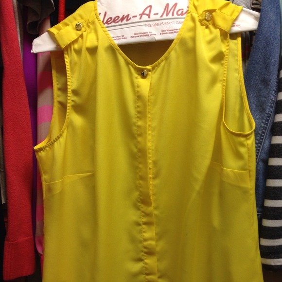 Michael Kors button up yellow top Dressy or casual