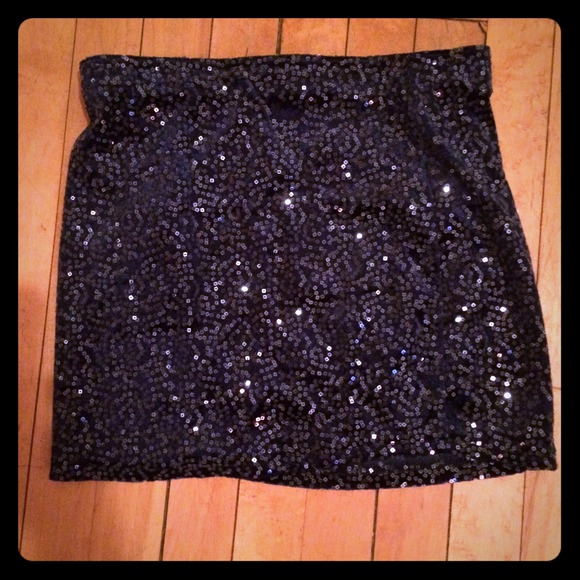 F21 Navy sequin mini skirt