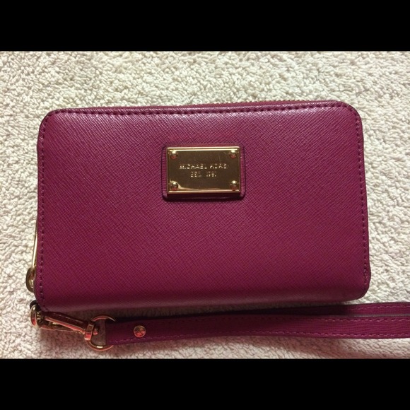 MK Magenta Wristlet