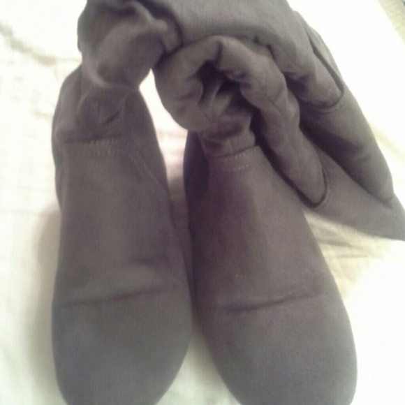 Tall winter boots