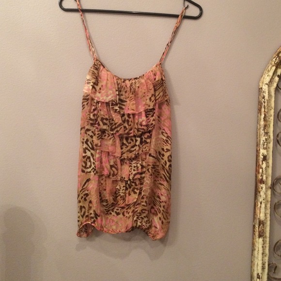 Pink cheetah top 🙈🙉🙊 - Picture 1 of 2