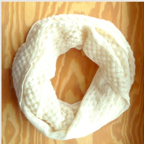Accessories - 🔴SOLD🔴 Infinity scarf