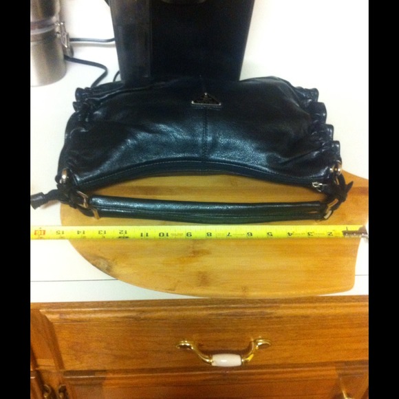 🌺SOLD🌺Black leather purse!  Great condition🌺 - Picture 2 of 4