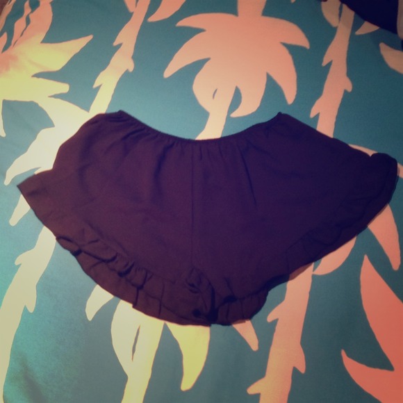 ❤️*5 DAYS LEFT😁* BRANDY MELVILLE VODI SHORTS❤️