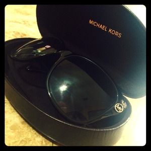Michael Kors Accessories - 😎100% Authentic Michael Kors Sunglasses😎 Michael Kors Accessories - 😎100% Authentic Michael Kors Sunglasses😎