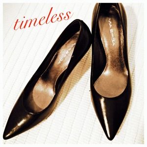 Via Spiga Classic Black Pumps