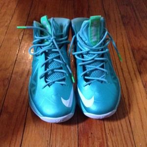 LEBRON X EASTER