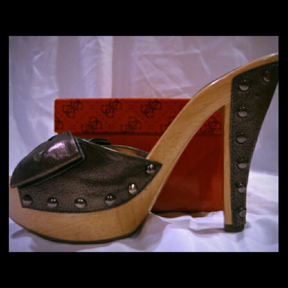 Guess bow wood heels