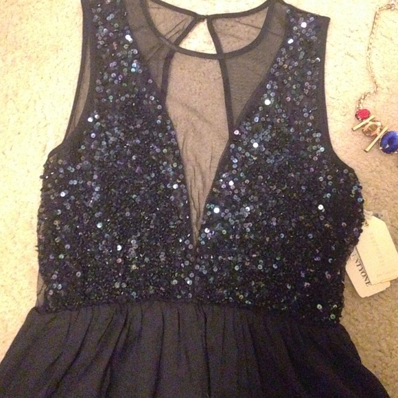 Short black bling dress - Picture 2 of 2