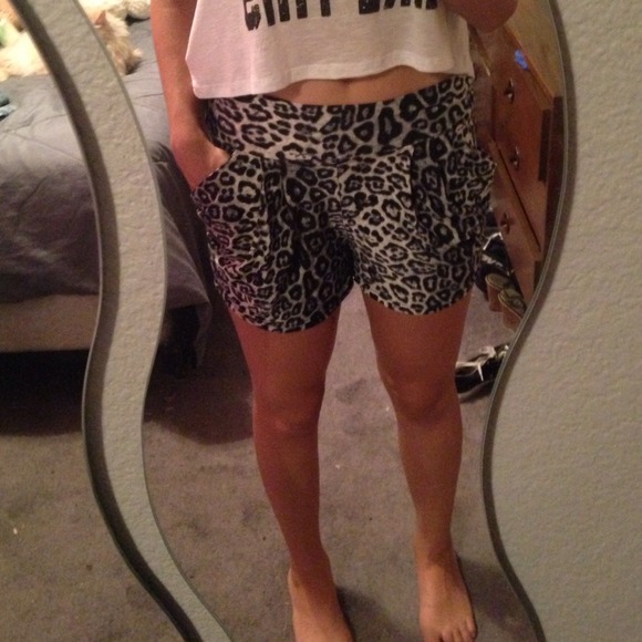 Shorts - Picture 2 of 3