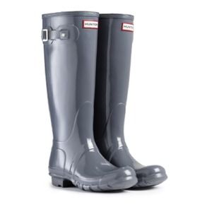 Size 8 Hunter rain boots with sock inserts