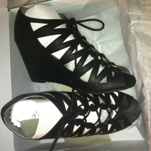 Lace up cage wedge - Picture 3 of 4