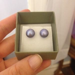 Honora Cultured Pearl earrings, never worn.