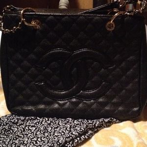 Medium Chanel shopper bag