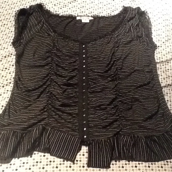 Black eye hook shirt