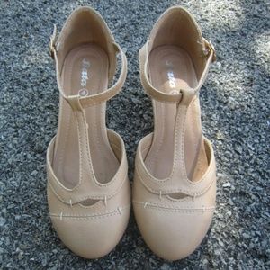 T-strap Flats / Kitten Heels