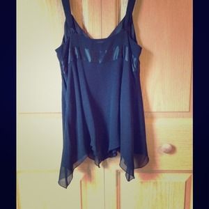 🌱New Listing🌱 Tuxedo sleeveless top