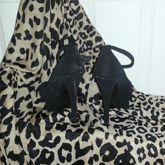 Black High Heels - Picture 2 of 4