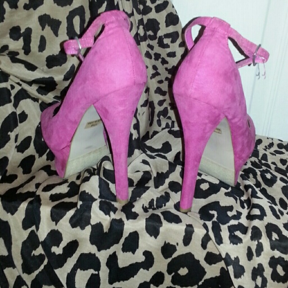 New Pink High Heels - Picture 2 of 4
